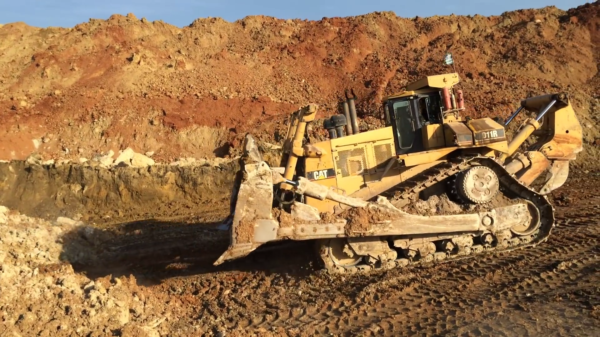 卡特d11r履带推土机:重型土方工程的力量巨擘