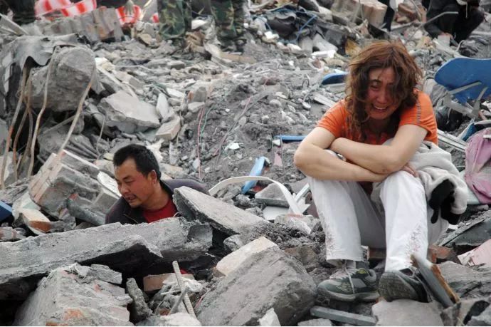 08年汶川地震落泪女主播被网暴后选择裸辞现在过得怎么样了