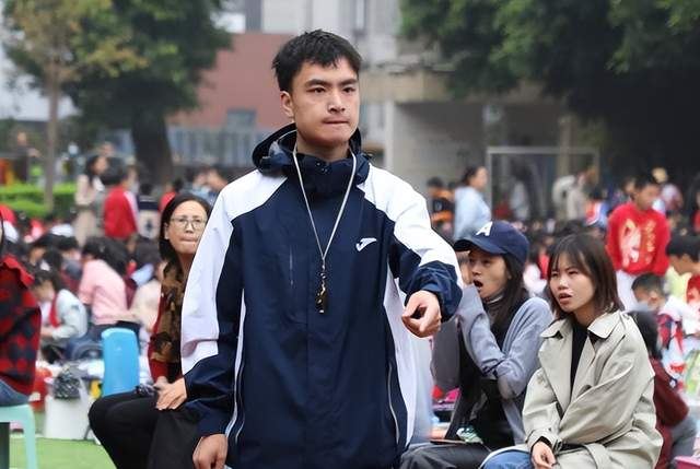 重庆市沙坪坝区育英小学主题运动会隆重举行