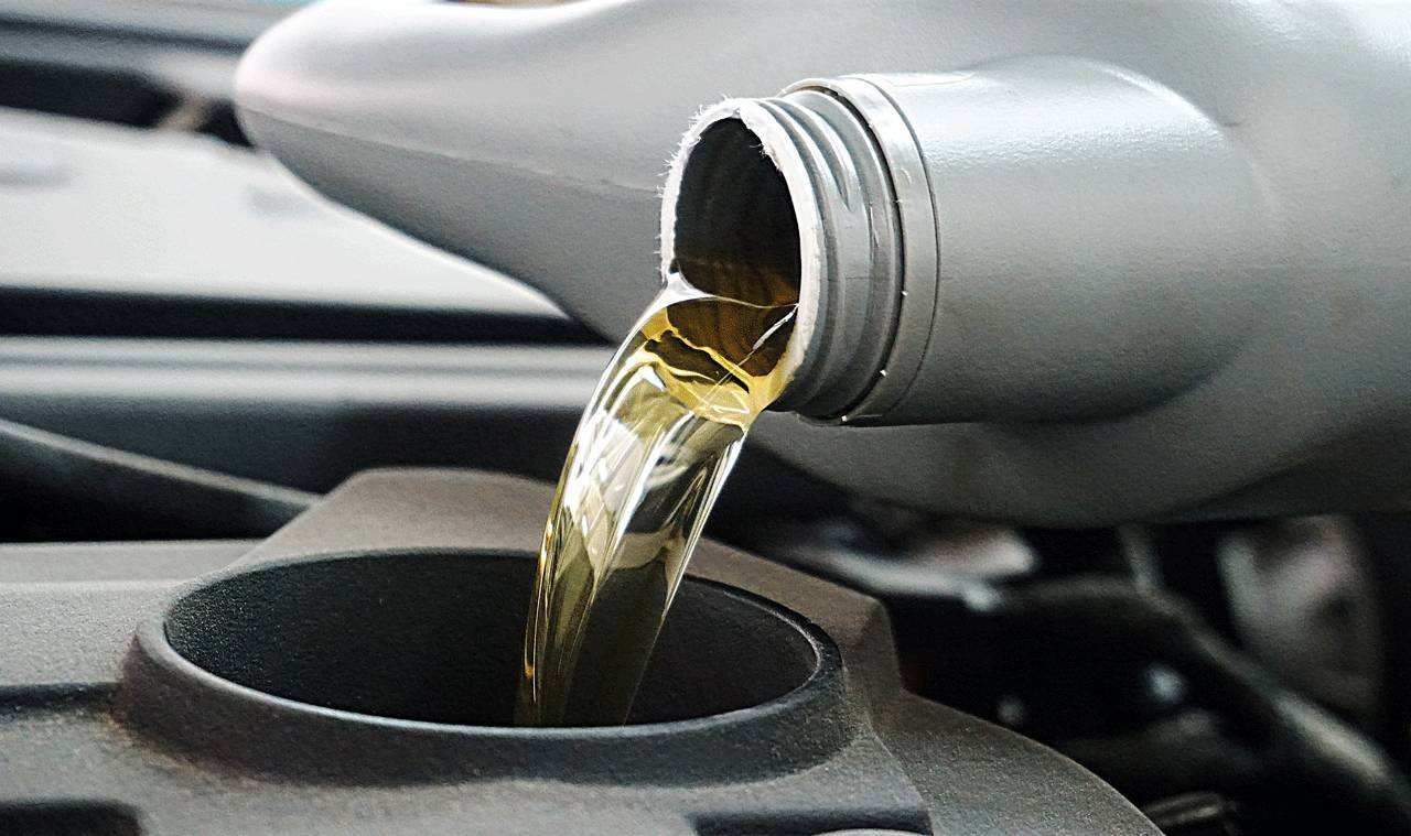 "燃油宝"能够除积碳?维修师傅:教你个"笨招",积碳能跑光