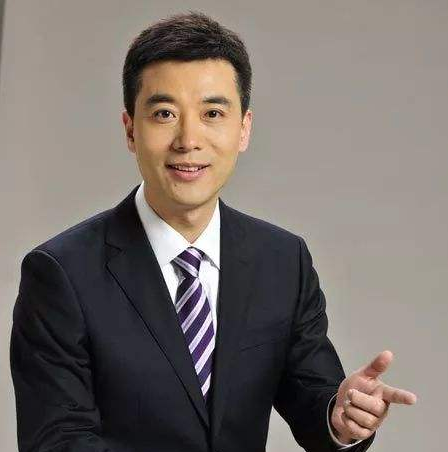 央视主持人郭志坚,与妻子结婚多年超幸福,今儿子是他一生的骄傲