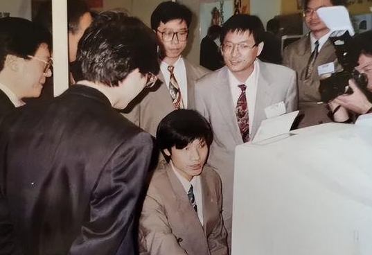 雷军:曾想一辈子当程序员,28岁却成为金山ceo