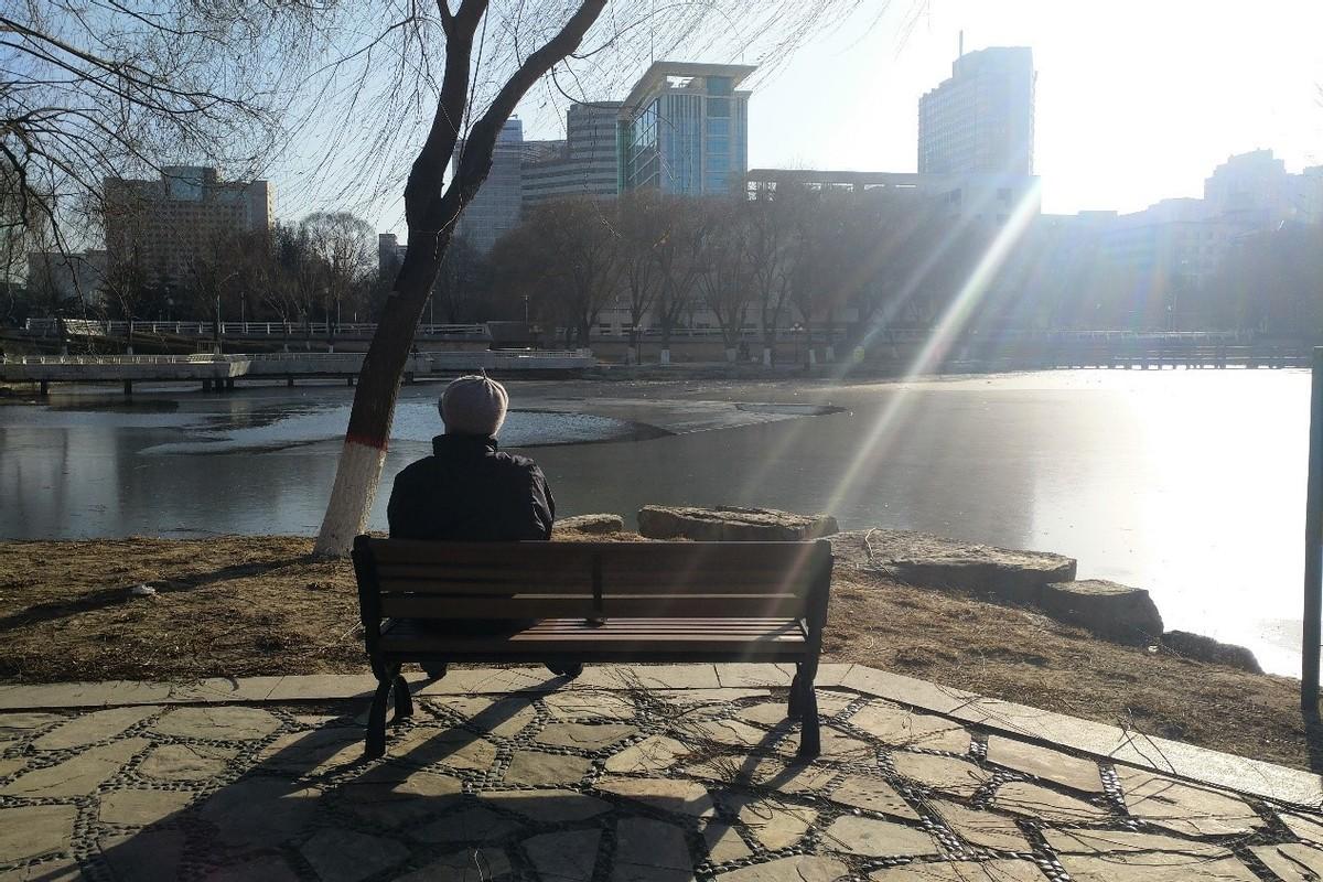 2015年12月31日,浙江宁波,寒风凛冽."5万块订金你收好.