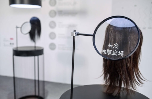 模拟四大头发问题，头发油腻扁塌、染发后头发褪色、断发式脱发以及干枯砂发