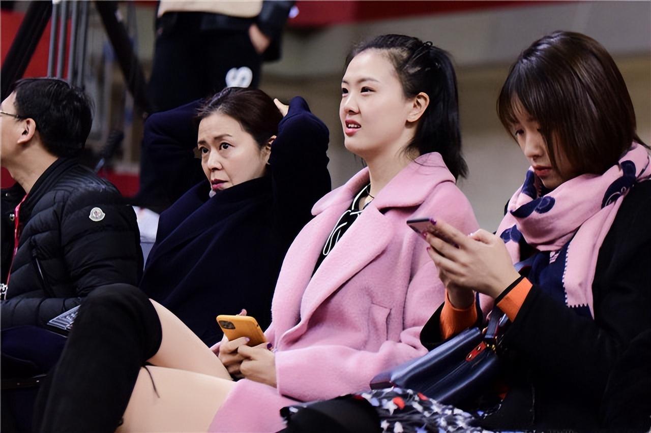 缪伊雯和张常宁,两位女排球员谁更出色?