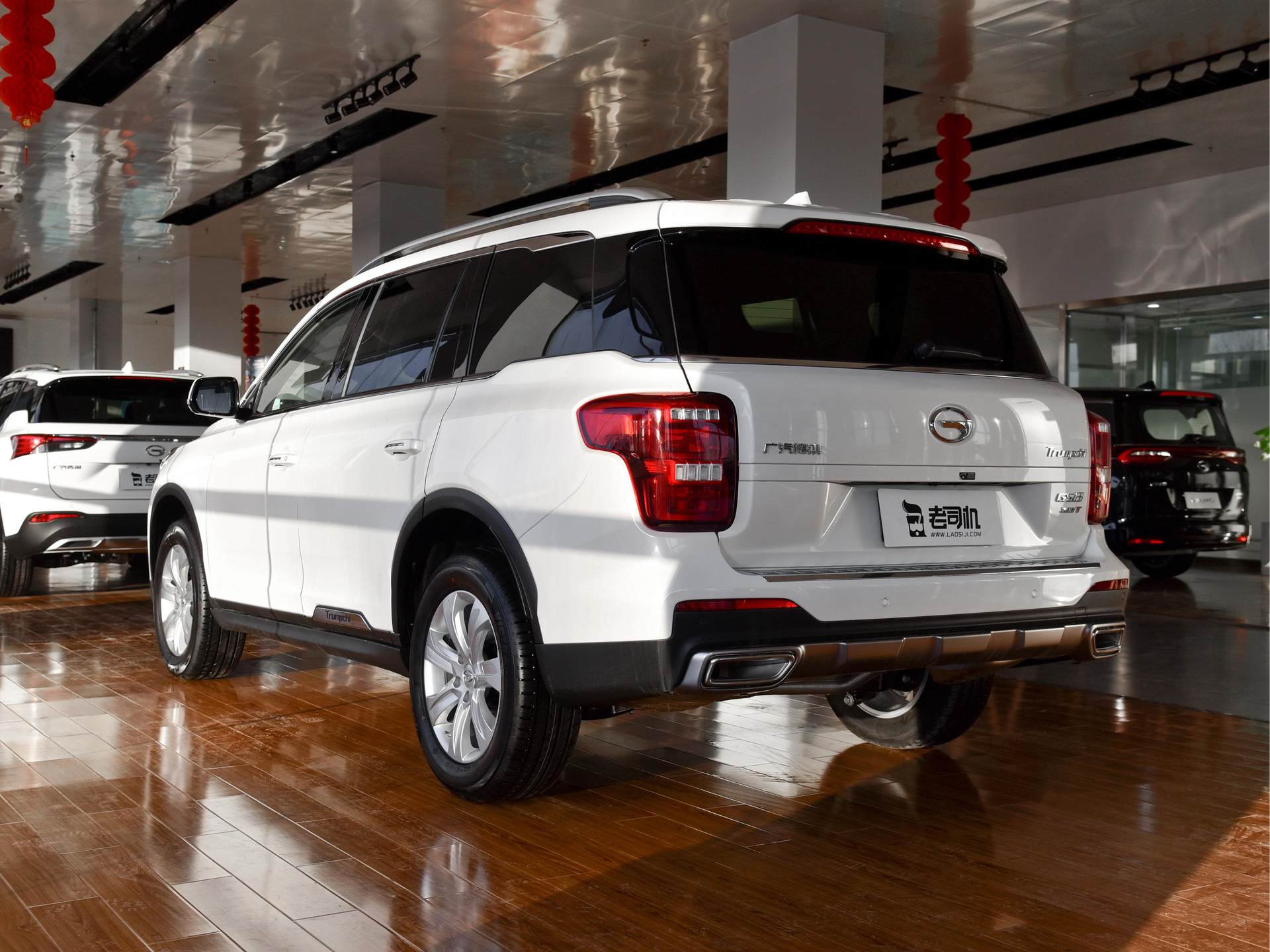 外观霸气大7座,低价大suv配2.0t,带你看广汽传祺gs8