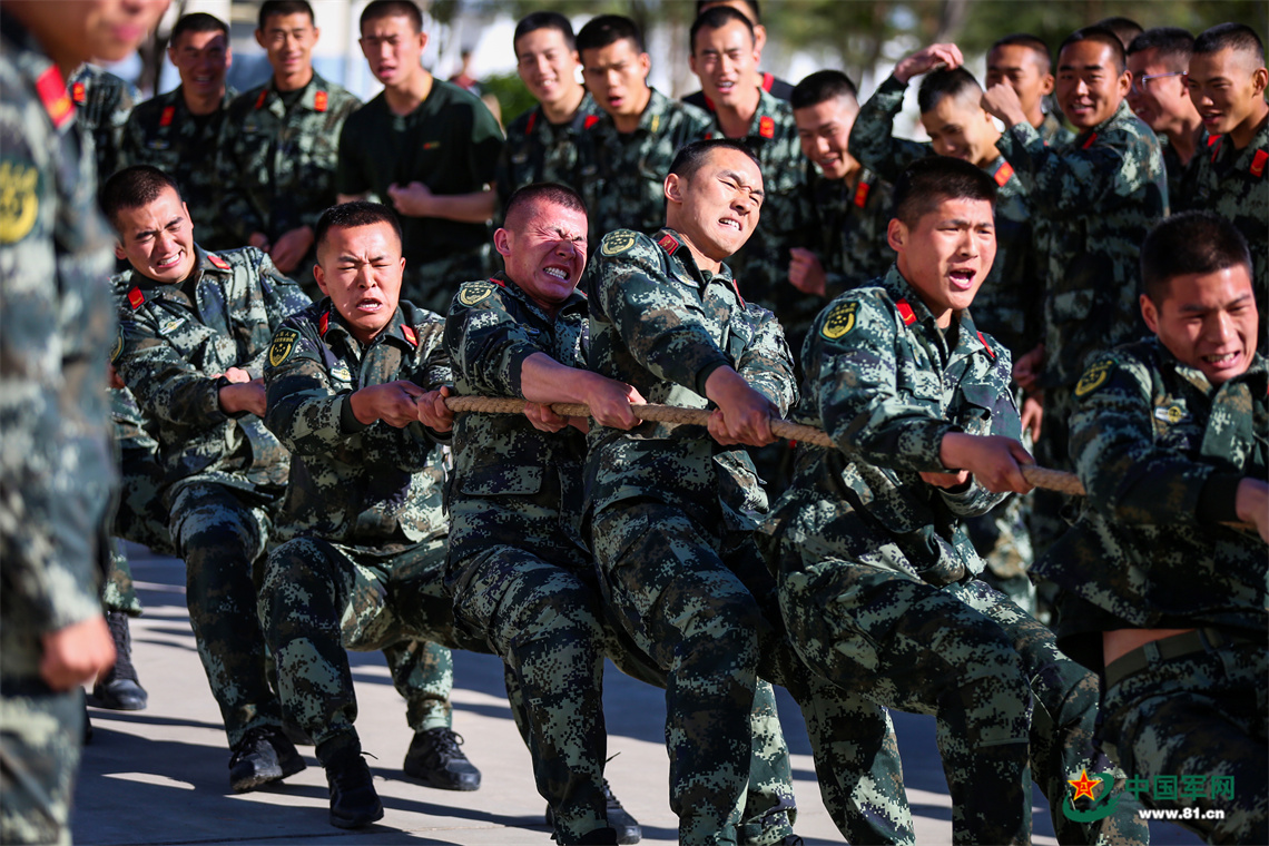 武警甘肃总队酒泉支队文化助力这个五一有点暖