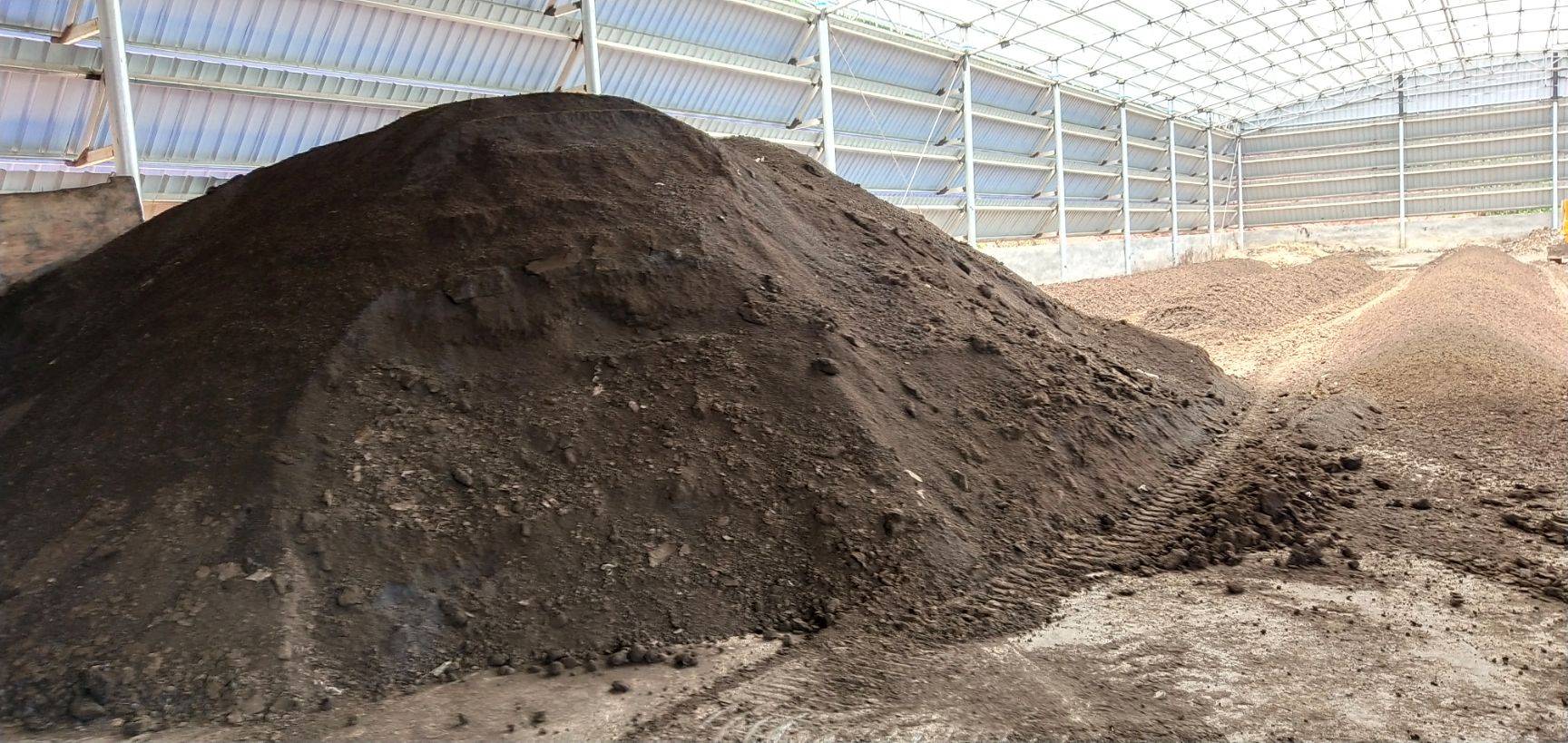 鸡粪是非常好的有机肥,教你快速发酵的方法,简单实用易操作