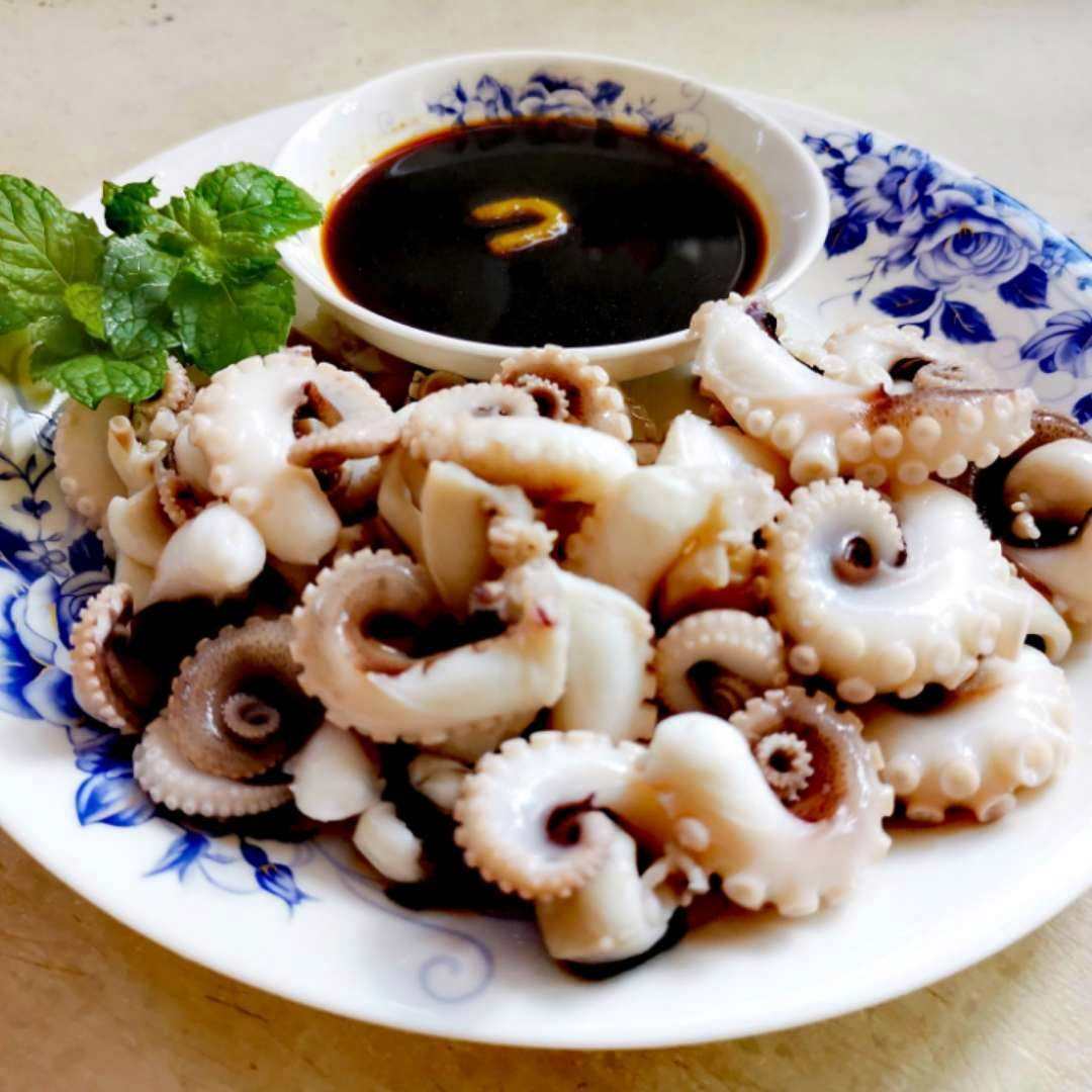 白灼八爪鱼:烹饪的秘密与时间的艺术