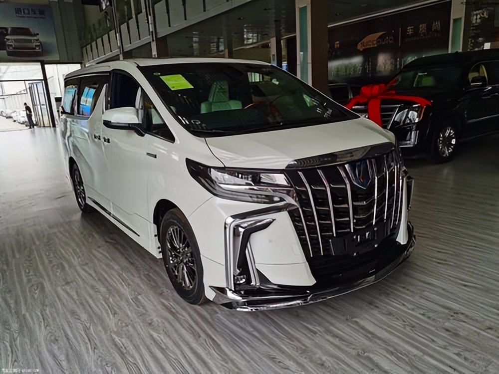 2024全新丰田埃尔法首发!全新混动系统,6座布局,奢华非凡!