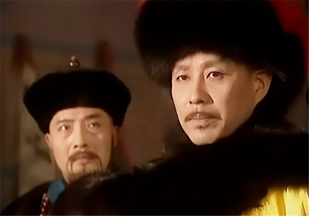 康熙身高多少?有的说一米八,有的说一米五,他的衣物可作参照