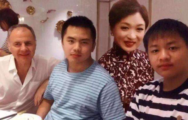 "你妈妈是男的",面对同学的质疑,金星儿子霸气回应:那又怎样