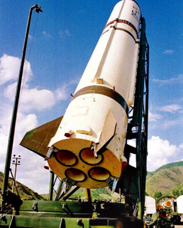 回顾:150亿请中国驻军,又买36枚东风导弹,让周边10万敌军不敢再惹