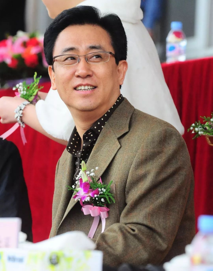 许家印在铁窗里生活——真的只是居住吗?