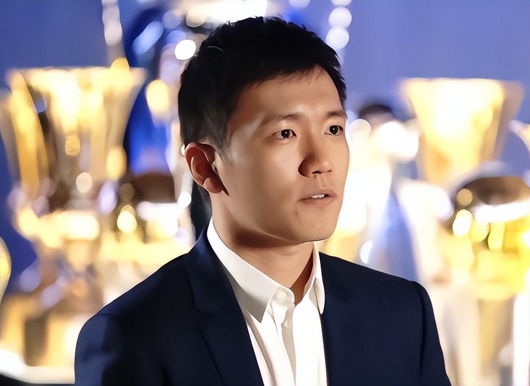 一场2-1让荷兰终结40年等待!国米铁卫2场4助攻,张康阳乐开了花