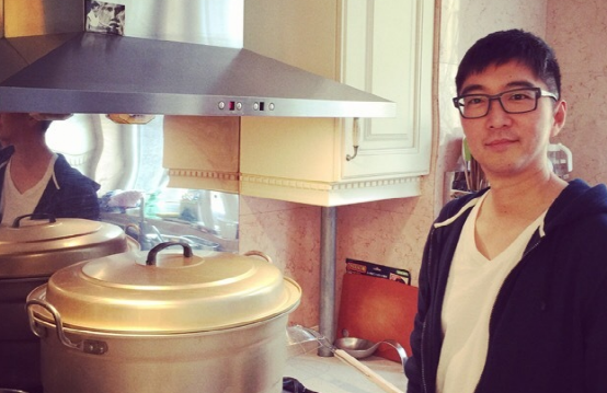 陈数晒出自己的豪宅,一家三口住着豪华别墅,客厅放着名贵钢琴