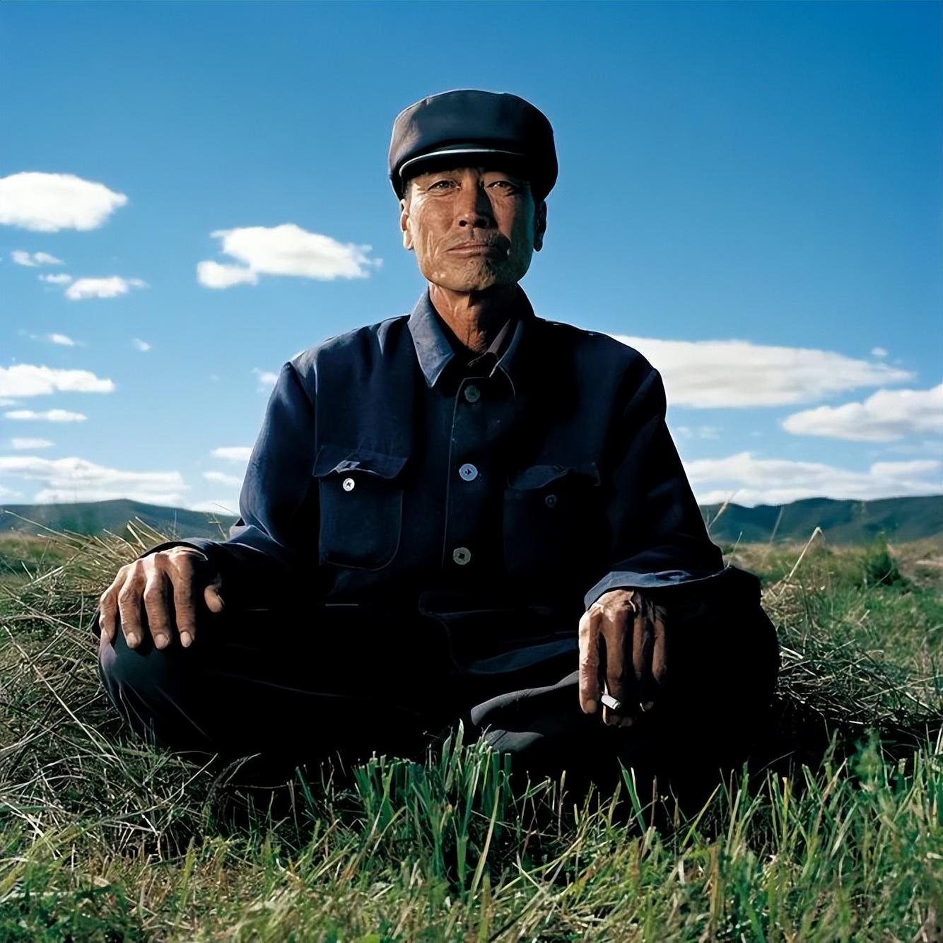 瑞士摄影师,7个月走了3万公里,只为拍摄中国人肖像