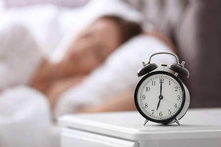 充足的睡眠一般是指几个小时?如何保持睡觉时候得到充分的放松