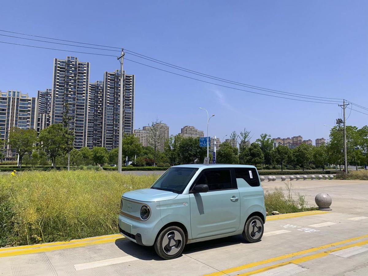 "骚"动城市街头,熊猫mini快充新玩法来袭!