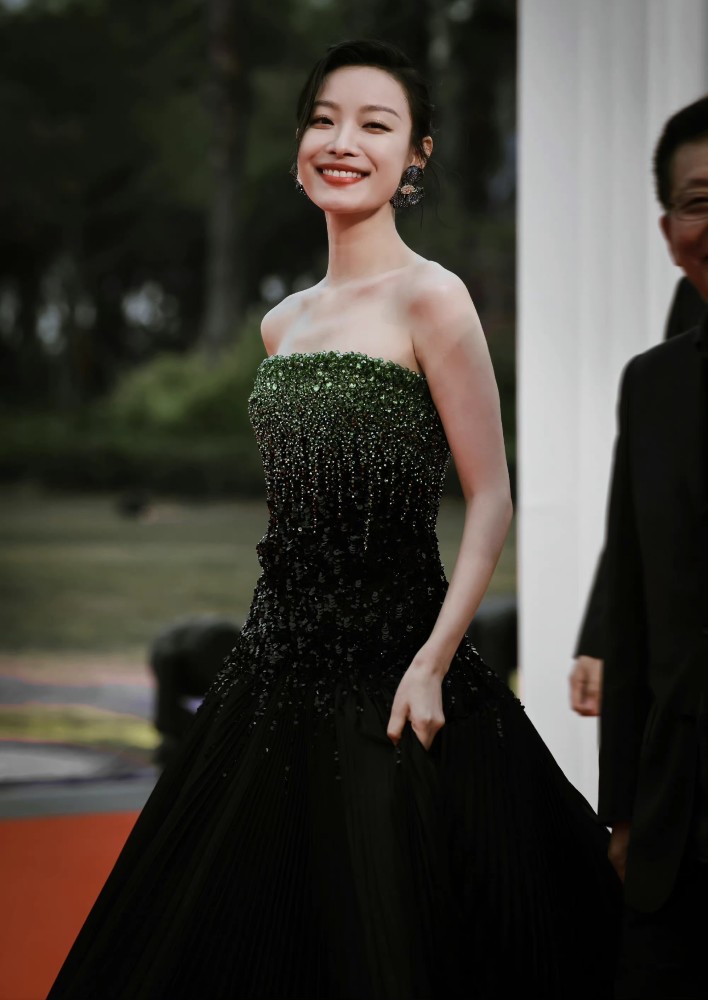 倪妮:从"最惨谋女郎"到"最佳女主角",她凭什么能逆风翻盘?