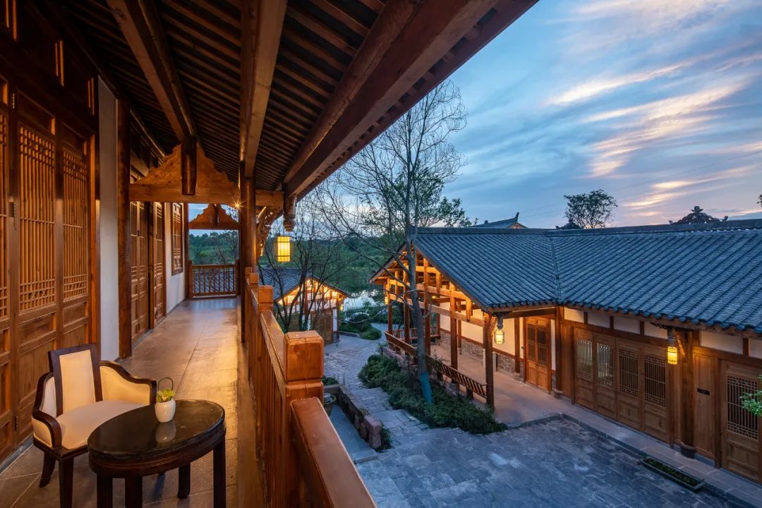 错峰出游|隐居绝版风景里的避世酒店,睡山枕水,又仙又美!