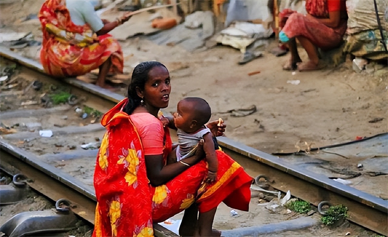 孟加拉女人村:女人的"合法囚笼",一旦进入终身无法摆脱