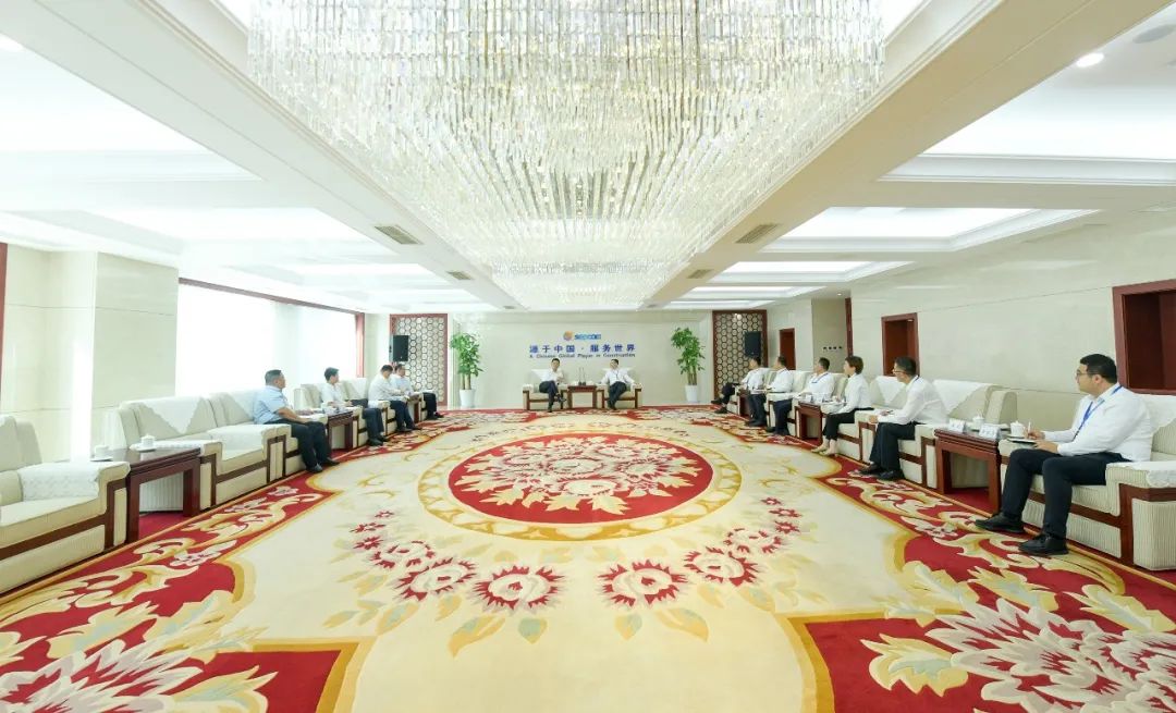 赵启明与国家电投集团湖北电力有限公司董事长邹振宇举行会