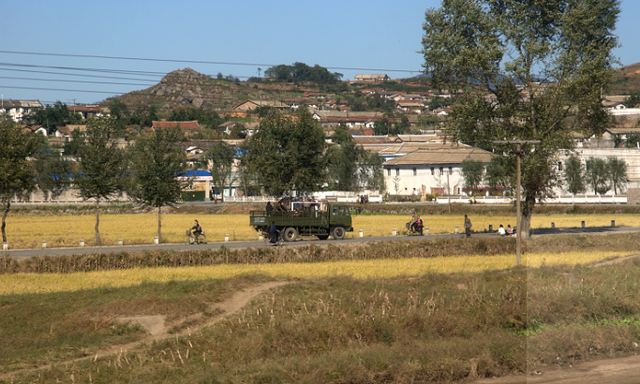 90年代朝鲜二次"苦难的行军"饿死33万,老百姓认为是美帝造成的