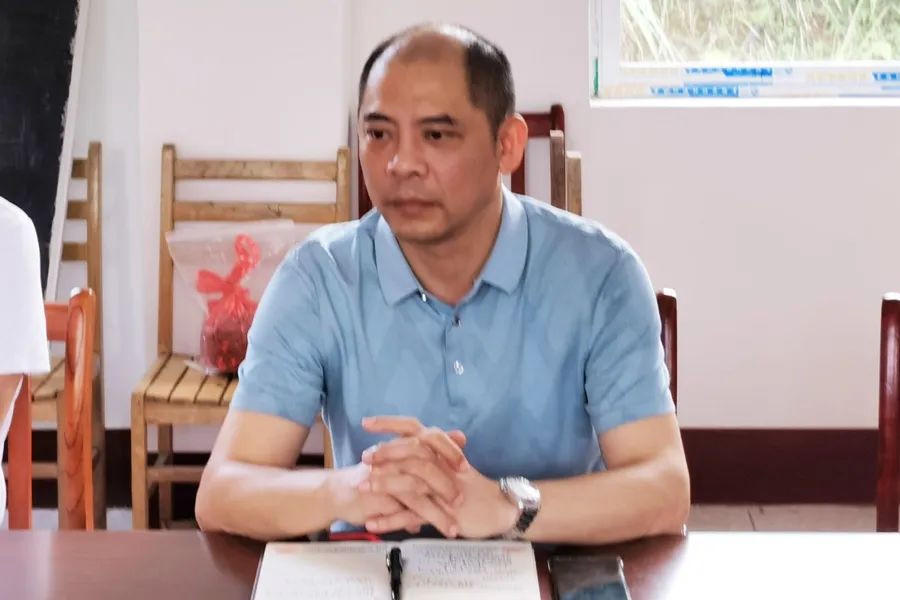 灌阳法院党组书记刘晓彬到观音阁乡盘江村开展调研工作