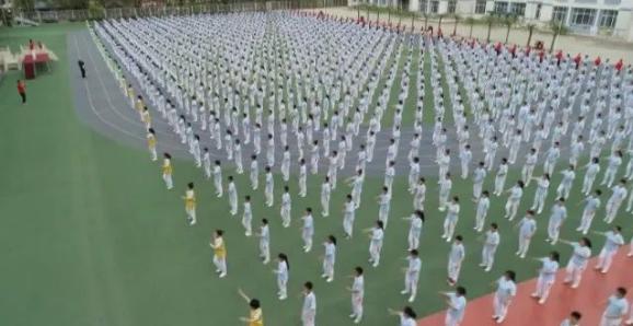 【网络公益】丰宁第四中学开展"阳光体育"大课间活动