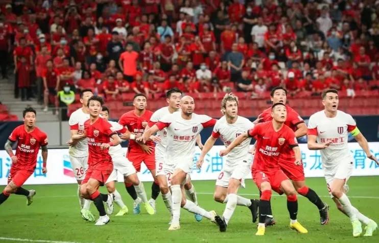 徐新成海港高薪包袱,是球队输球罪人,球迷呼吁将他甩给泰山队