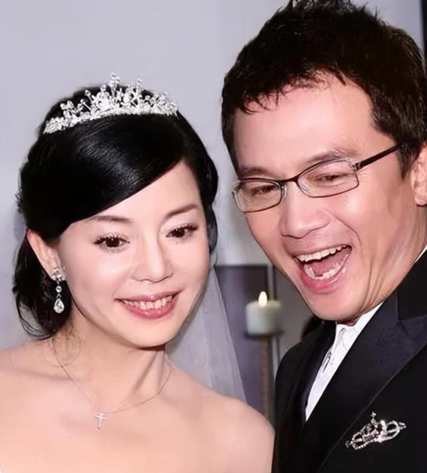 女星狄莺有多溺爱儿子15岁才分床睡不料儿子18岁就出事了