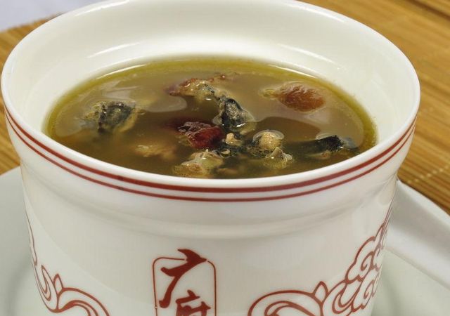 食谱教程:阿胶炖乌鸡的做法