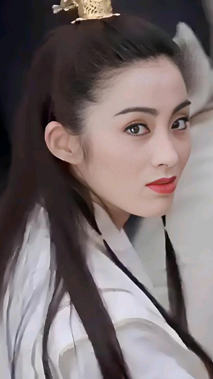 周星驰电影女神张敏:英气妩媚并存,塑造无数经典