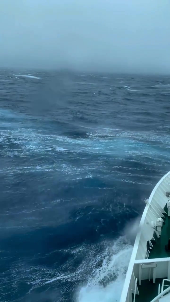 这里是地理课本里的白令海峡,有一瞬间甚至觉得这不是我们的地球