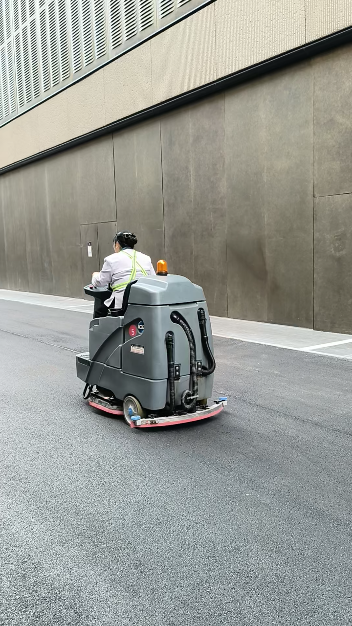 环卫洗地车操作培训