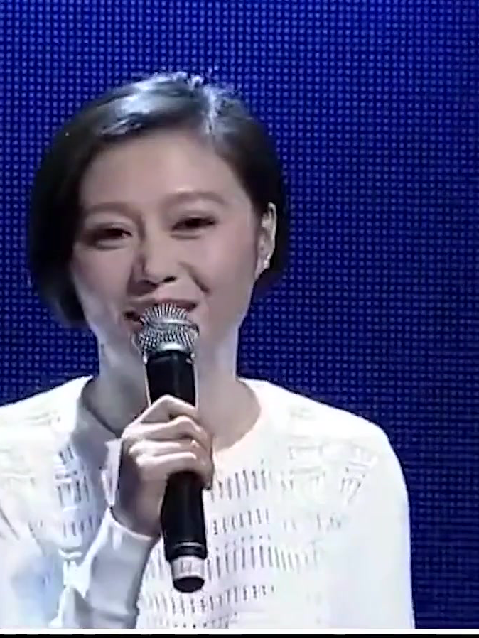 前央视女主持,离婚1年后上《非诚勿扰》相亲,1小时就被富豪牵走