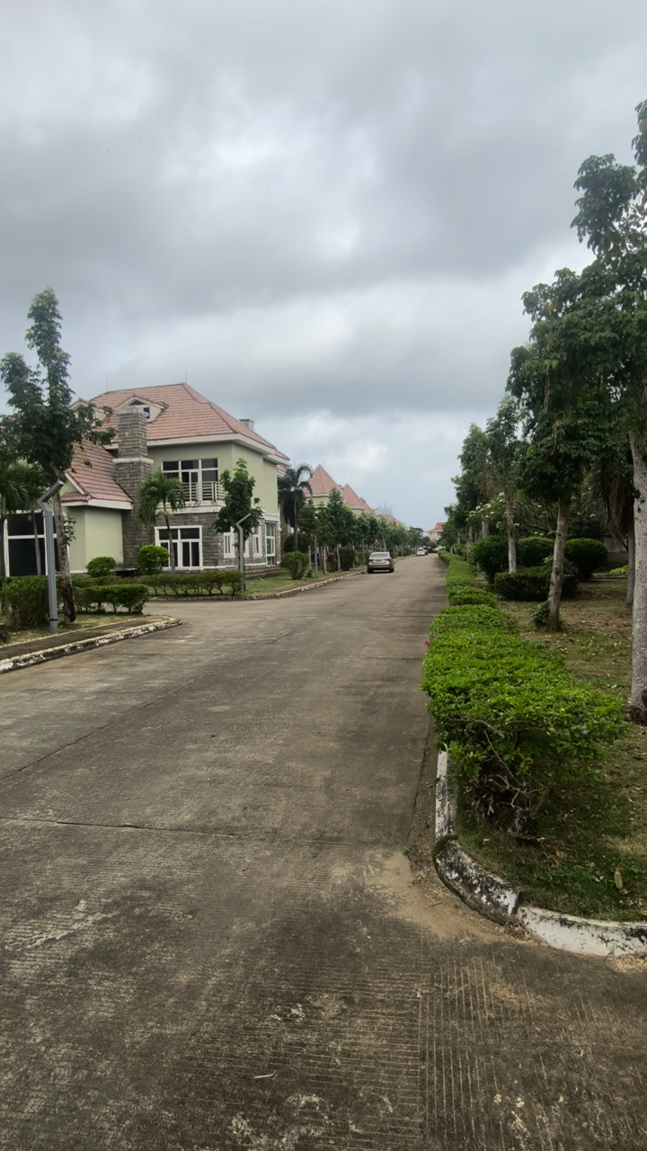 海口市区西海岸占地2.4亩的独栋别墅