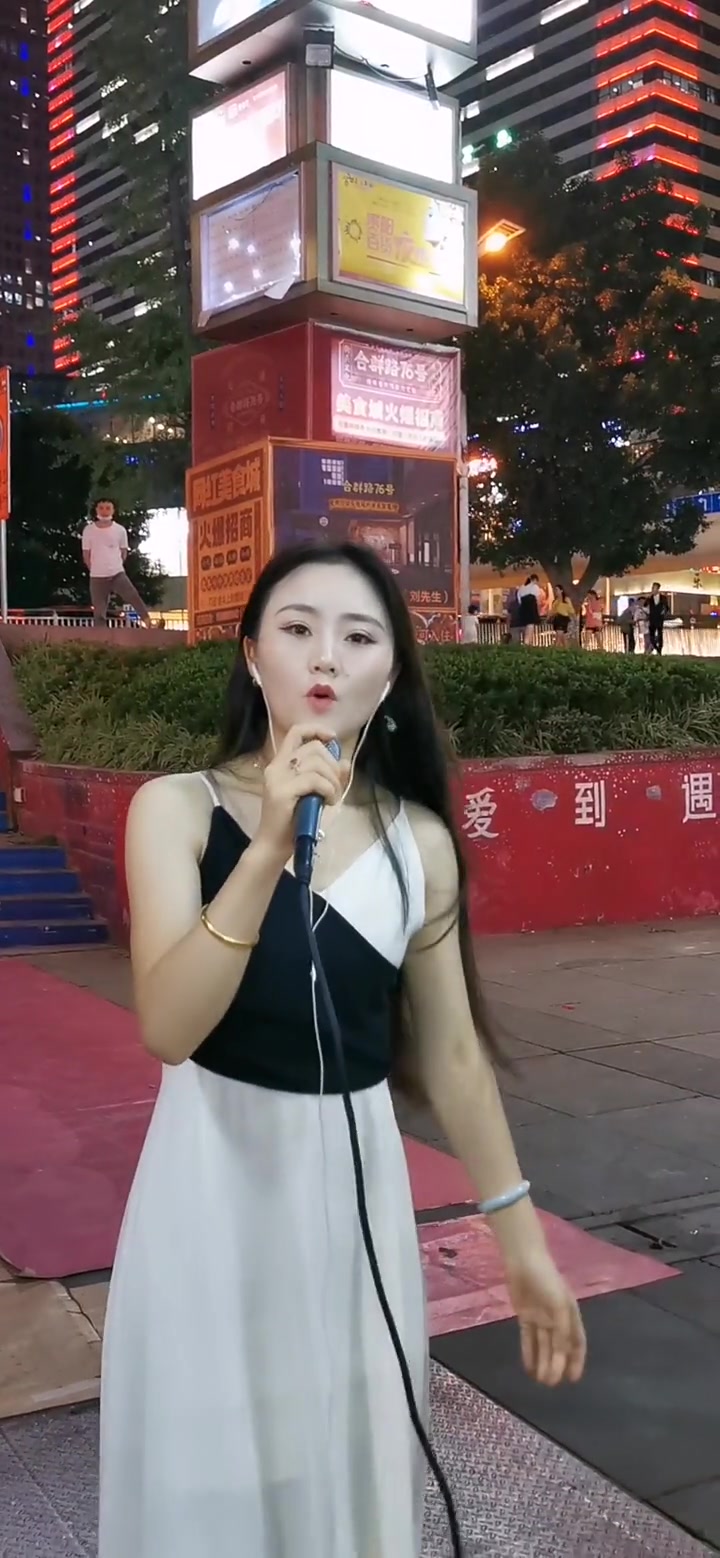 贵阳二小姐唱闽南歌虽然不包准,但是调调好听,双击666想看直