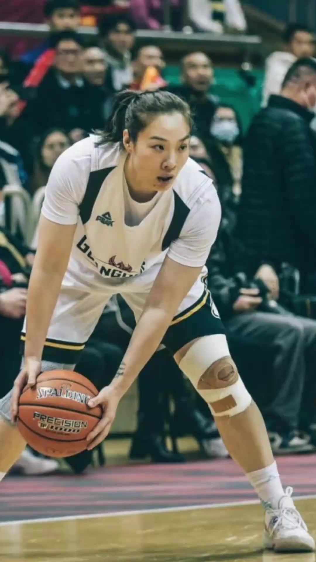 沈怡面对琼斯中投稳稳命中