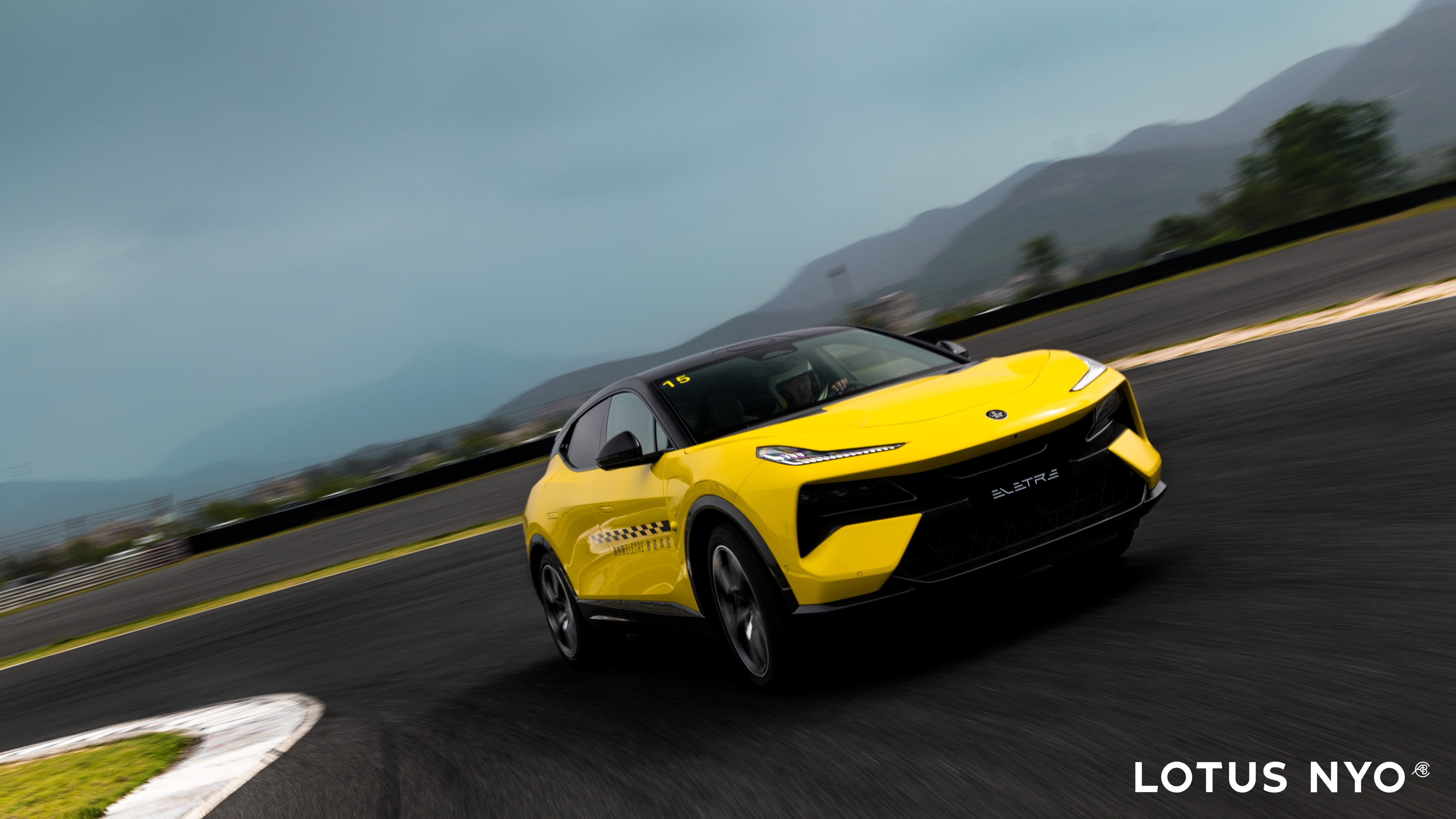 赛道中的路特斯,只与时间为敌|试驾路特斯eletre & emira