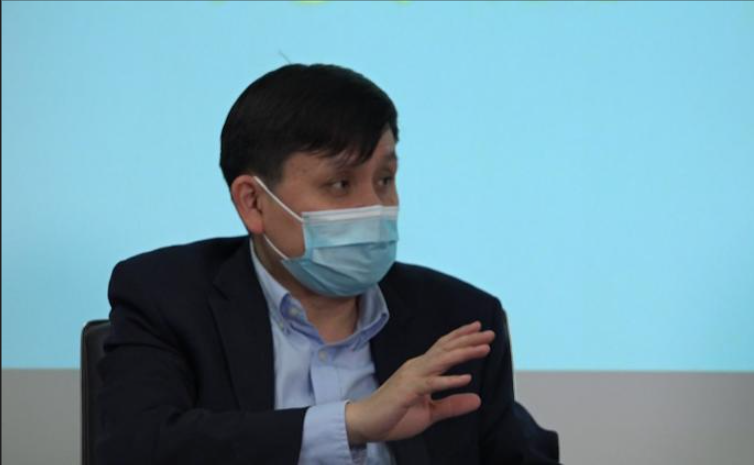 网红医生张文宏又火了:三婚妻子是个药代,难怪这次反腐不说话了