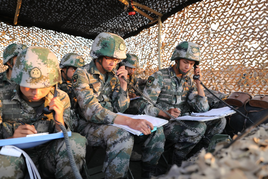 这场跨昼夜炮兵群实弹射击演练,横屏观看更带劲儿