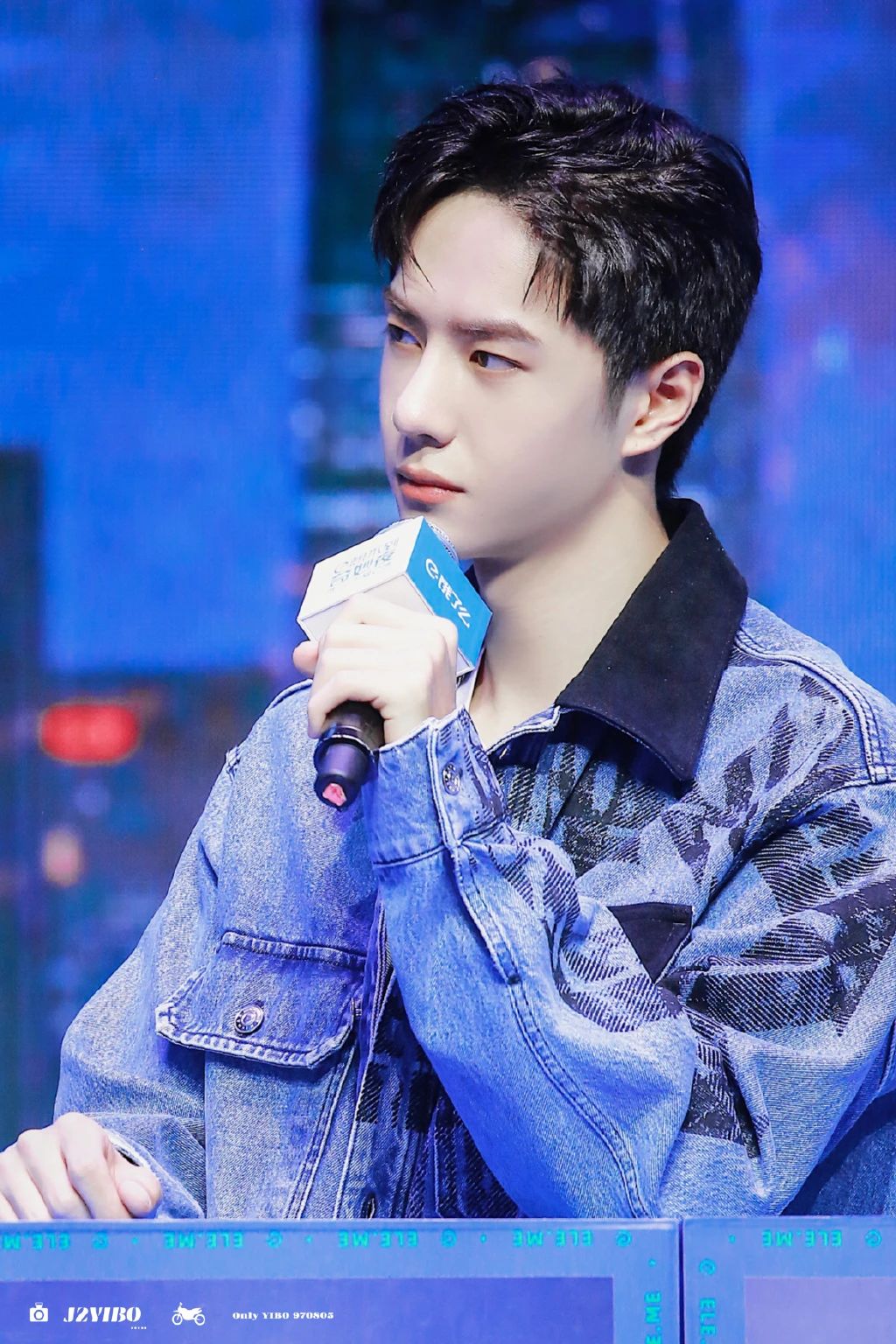 王一博壁纸:他笑起来的时候,我想把整个世界给他