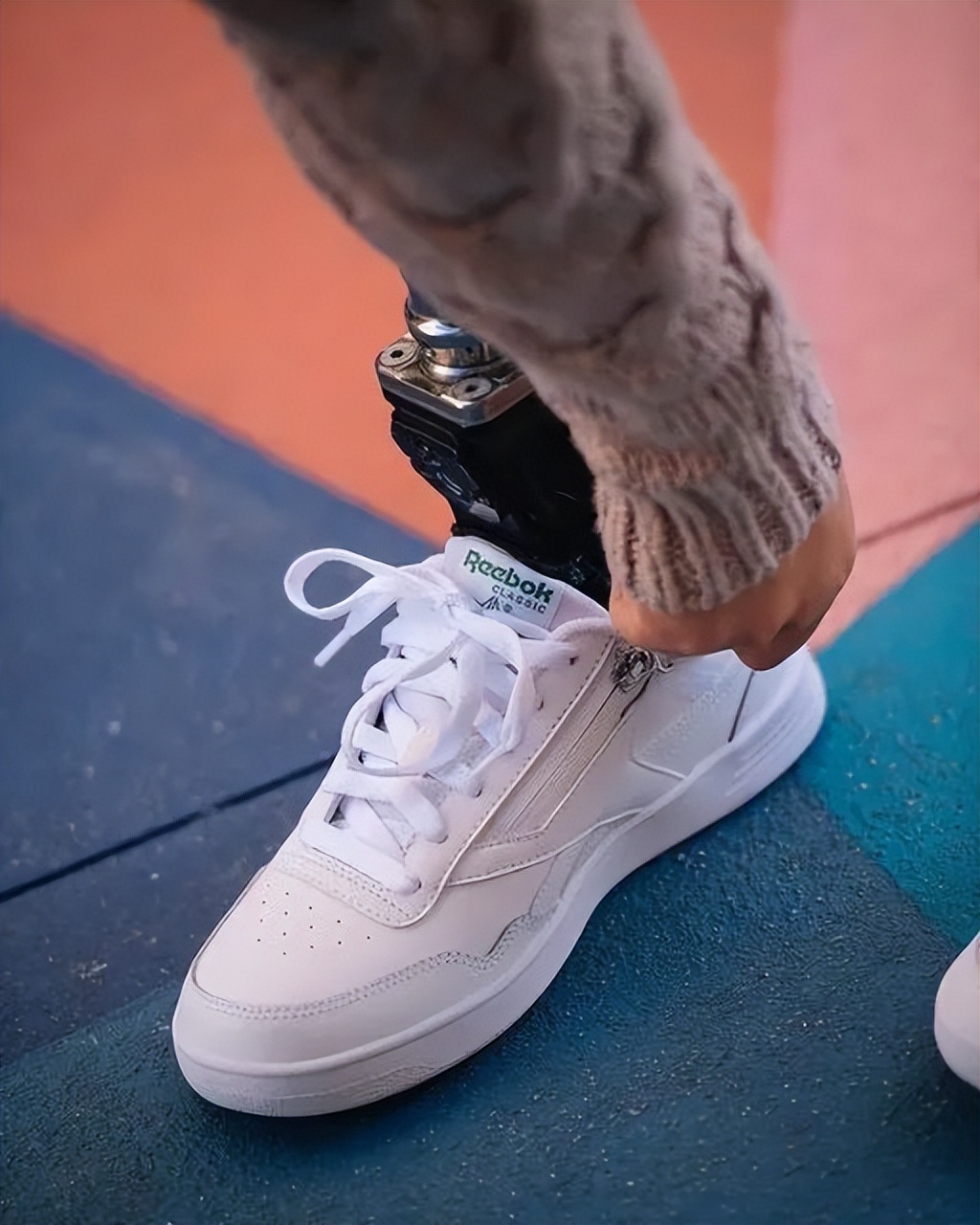 最舒服的运动鞋诞生!快穿快脱,自适应脚型,还能单买一只