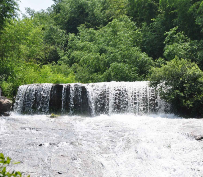 笄山竹海→茅田山→天堂山→靈山大峽谷→牛山景區地址:廣德市四合鄉