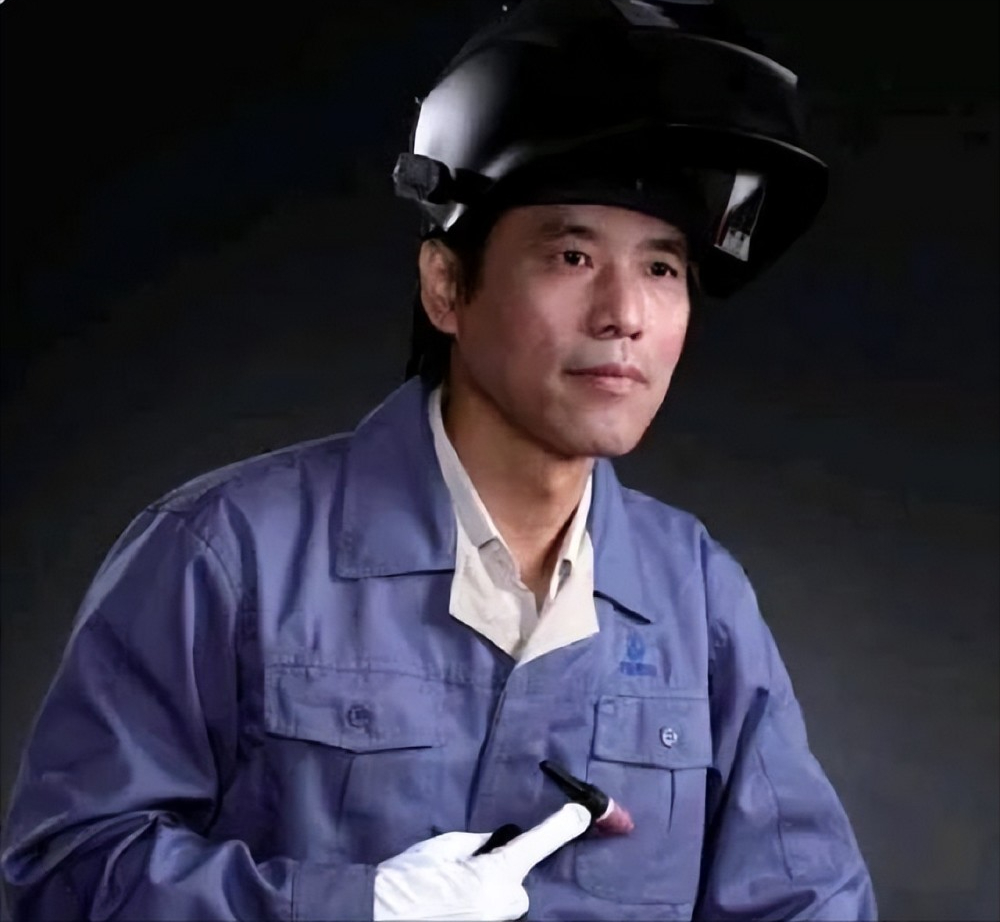 中国"焊将"高凤林:外企8倍年薪"挖"不动,闲时经常焊接东风导弹