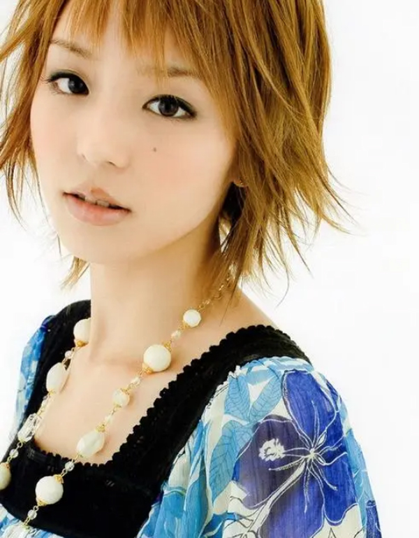 曾经的宅男女神平野绫为什么不做声优了呢?