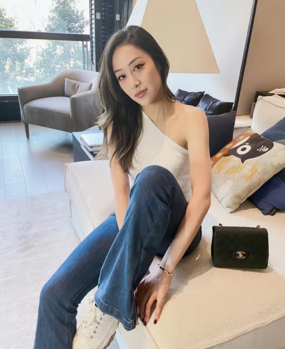 移居上海生活!前港姐丁子田因中英夹杂遭吐槽:中国人就讲中国话