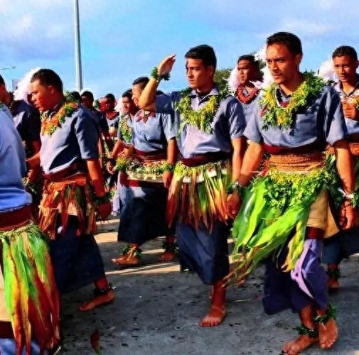 汤加国有多奇葩?女人以胖为美,男人穿裙子,还实行一夫二妻制度